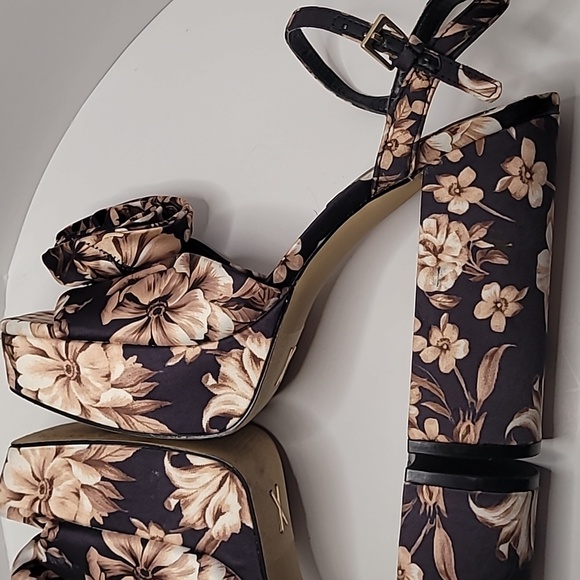 Express Floral Platform Heels - Picture 9 of 13